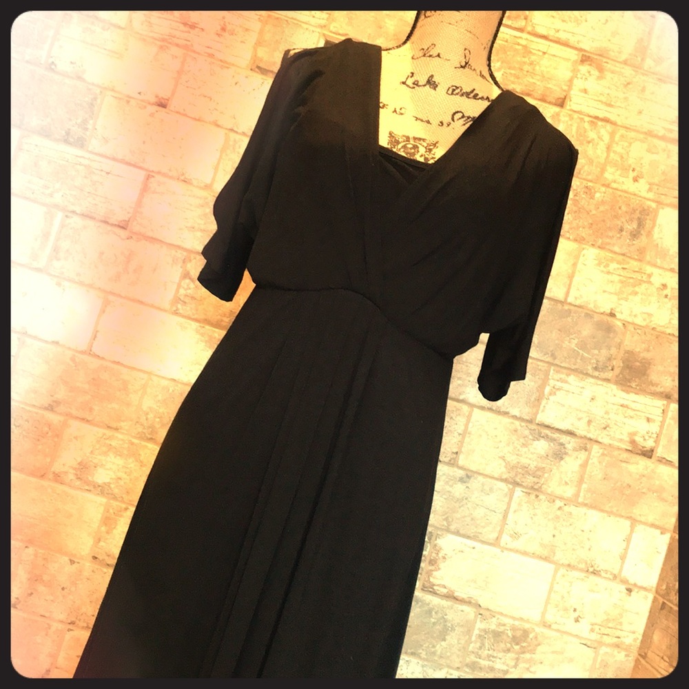 Maternal America black shoulder-less nursing dress